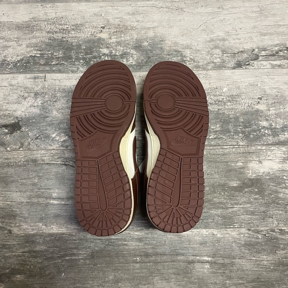Nike Dunk Low Cacao Wow Brown Cream Wmns 10.5 - Picture 3 of 6